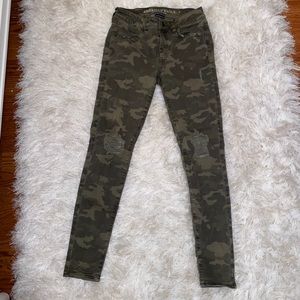 AEO CAMO PANTS